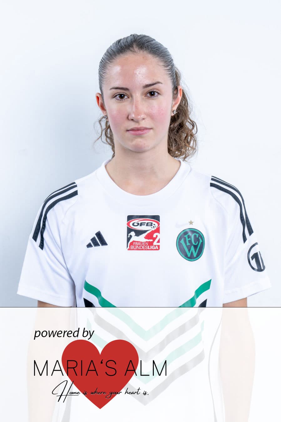 LEONIE AUER